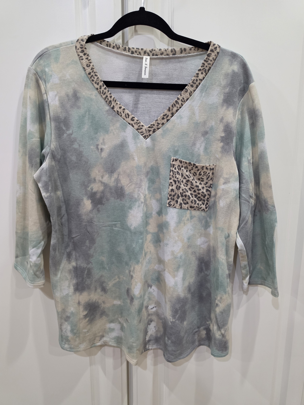 Women's Tie-Dye V-Neck Long Sleeve Top with Leopard Trim - Sage/Gray
